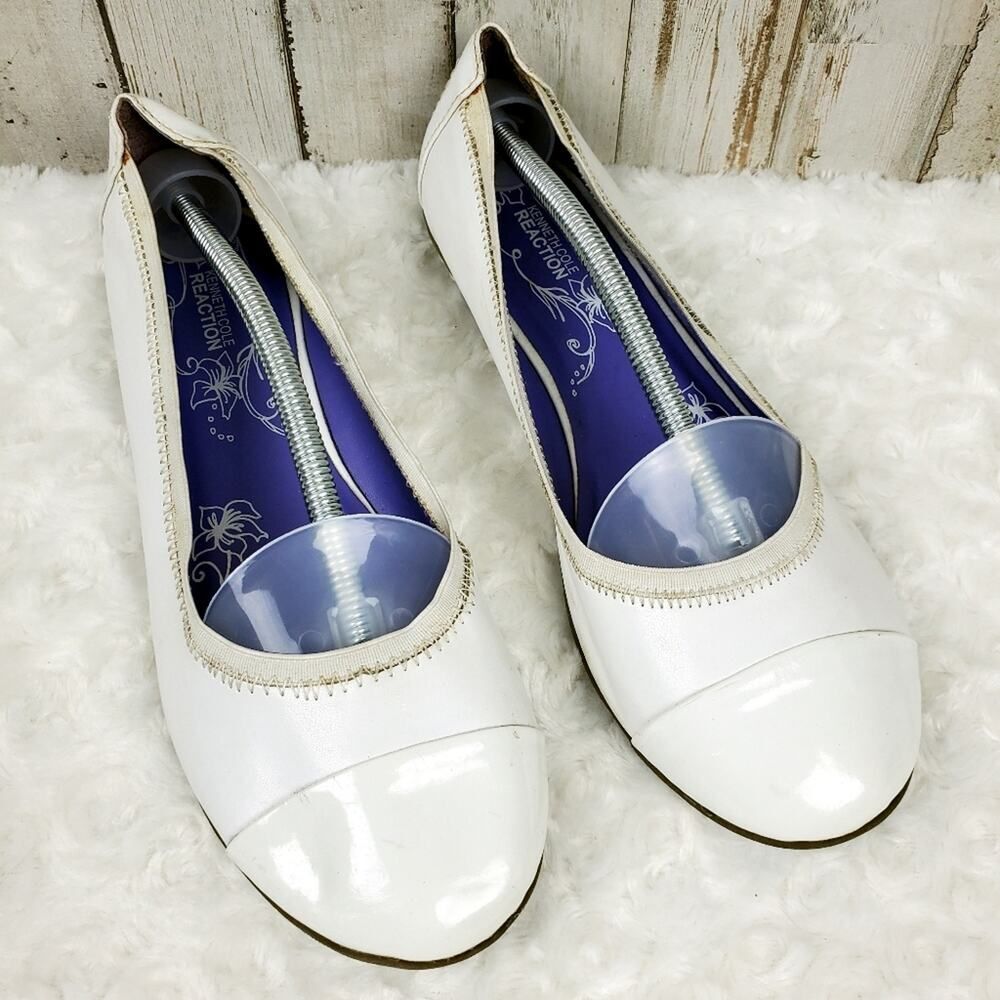 Kenneth Cole Reaction Flats White Size 6